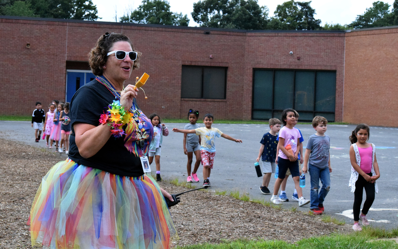 Student House Reveal! Lee Hill Elementary